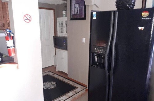 Calgary Bed & Breakfast | Bright, Welcoming Mountain Escape! Near Downtown!