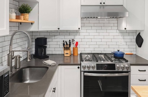 Genesee House | Bright West Seattle 3BR EV Parking Walkable Near Stadiums