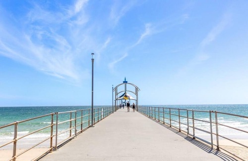 Brighton Apartment | Brighton Breeze Retreat - Idyllic Beachside Stay