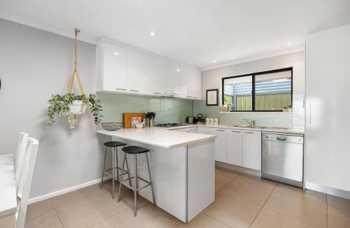 Brighton Apartment | Brighton Escape - Seaside Living near Dining and Jetty