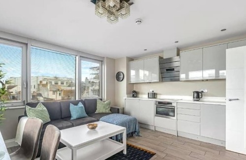 Brighton City Centre Apartment | Brighton Lanes Residence | Spacious by the Sea