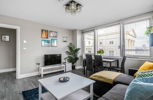 Brighton City Centre Apartment | Brighton Lanes Residence | Spacious by the Sea
