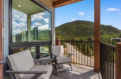 Lakeside Village Villa | Brightwood #306 Building 1 : 2