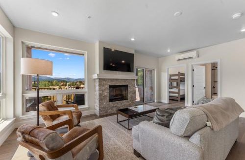 Lakeside Village Villa | Brightwood #306 Building 1 : 2