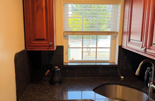 Brightwaters Apartment | Brilliant, plush studio apartment in Brightwaters,NY .Bars and restaurants 3mins