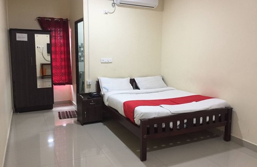 Onamthuruth Hotel | Brindavan Residency
