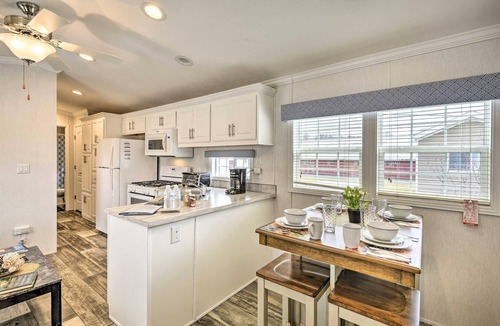 Pleasant Mount Cottage | Bring the Kids Golden Spring Glow