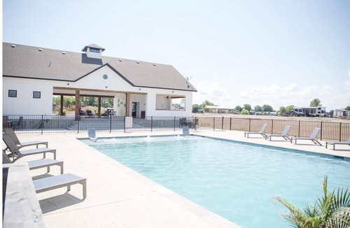 Kerens RV Rental | Bring your RV and camp by the majestic and peaceful Richland Creek Reservoir.