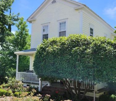 Sutter Creek Bed & Breakfast | Brinnwood Bed & Breakfast