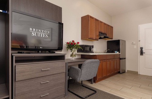 Cheyney Hotel | Brinton Suites