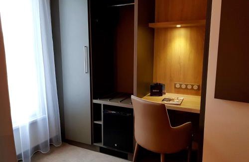 Vieux Vichy Hotel | Brit Hotel de Grignan Vichy