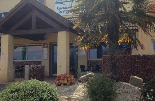 Saint-Saturnin Hotel | Brit Hotel Les Evens