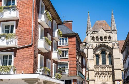 Lisieux Hotel | BRIT HOTEL PRIVILEGE LISIEUX - La Villa des Arts