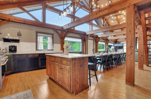 Robertsdale House | Broad Top Cabin | Pond + Putting Green + Sauna, Perfect for Groups