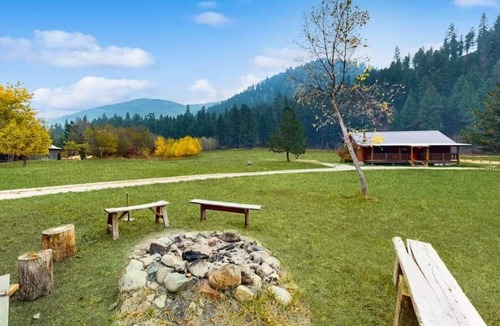 Sula House | BroadAxe Lodge, Residence (cabin 1)