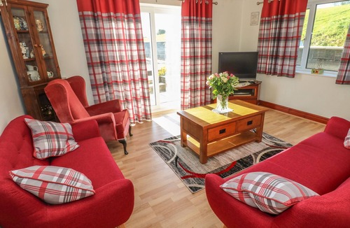 Kidwelly Cottage | BROADFORD FARM BUNGALOW, family friendly, with a garden in Kidwelly