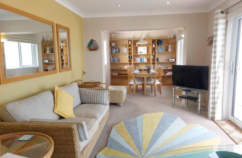 Instow Apartment | Broadwaters - 2 bed waterfront apartment in Instow