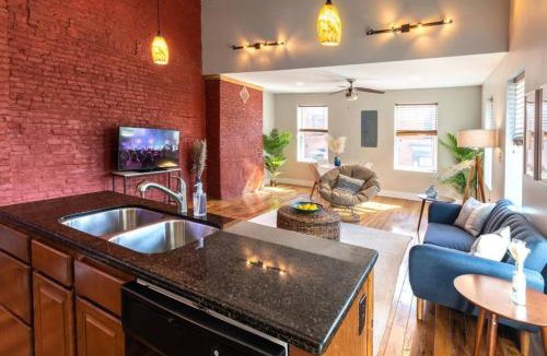 Pendleton Apartment | Broadway Suites - Stunning Downtown Condos