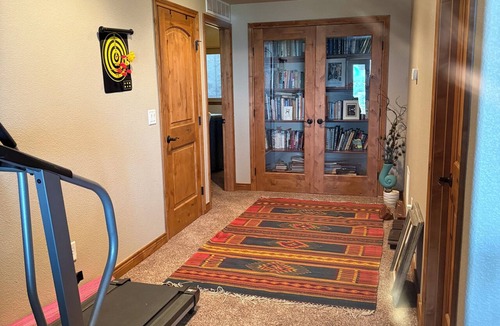 Cheyenne Apartment | Broken Bow Retreat