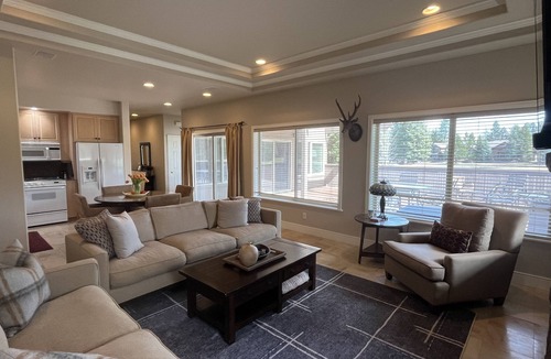 Broken Top House | Broken Top Townhome on the 18th Fairway, Large patio, Beautiful view!