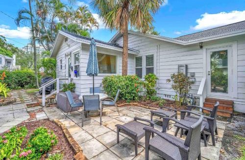 Tarpon River House | Bromeliad Bungalow - Downtown Cottage