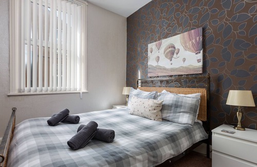 Blackpool Town Center House | Bromley Central Holiday Home