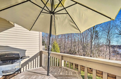 Bromley Mountain House | Bromley Mtn Townhome: Walk to Ski Shuttle!