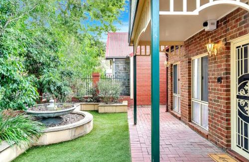 Brompton House | Brompton Bliss - A Relaxed Northern Adelaide Retreat