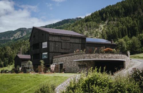 San Lorenzo di Sebato Apartment | Brondstott Farm & Suites Kronplatz