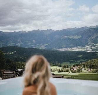 San Lorenzo di Sebato Apartment | Brondstott Farm & Suites Kronplatz