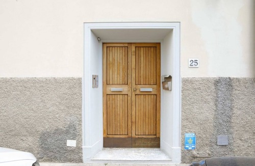 Isolotto Apartment | Bronzino apartment with parking by Mmega