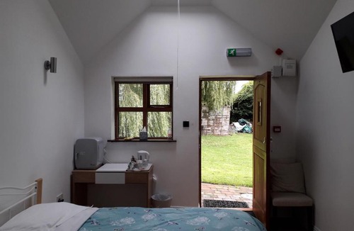 Speke Bed & Breakfast | Brook Barn B&B