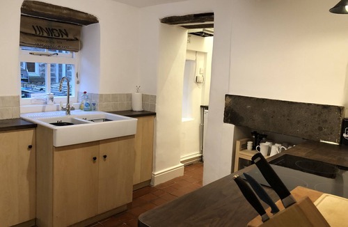 Baslow House | Brook cottage in Baslow next to Chatsworth Park