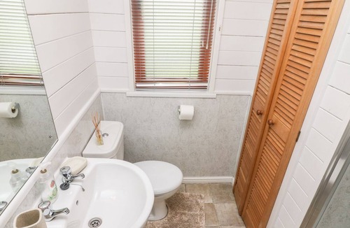 Tewitfield Cabin | BROOK EDGE LODGE, pet friendly in South Lakeland Leisure Village