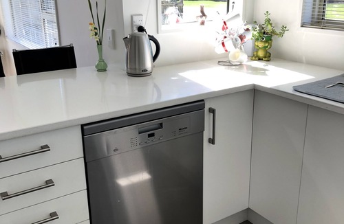 Wanaka House | Brook Green on Meadowstone (Free WIFI) Quiet area close to town