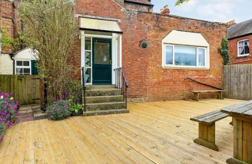 Berkeley House | Brook House - Uk43013