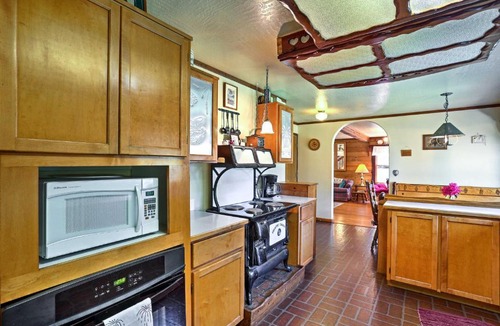 Brookings House | Brookings House on 3 Acres, Half Mile to Coast!