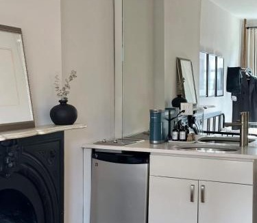 Bedford-Stuyvesant Apartment | Brooklyn artistic studio apartment