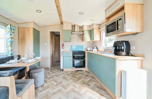 Great Houghton Cottage | Brookside Bliss - Billing Aquadrome