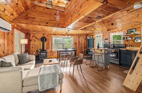 Brookfield Cabin | Brookside Cabin - Your Vermont Offgrid Escape