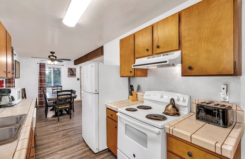 Yosemite West Cabin | Brookside Cottage – Within Yosemite's Splendor