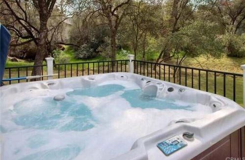 Mariposa House | Brookside Cottage