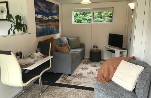 Leeston House | Brookside Country Escape 40 minutes to CHC Airport