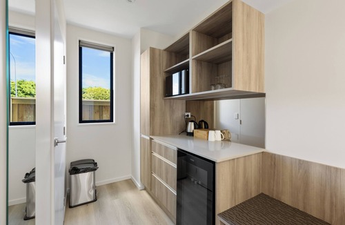 Rolleston Hotel | Brookside Motel