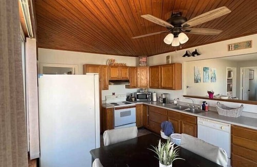 Newaygo House | Brookside Retreat