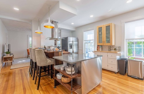 Salem House | Broom & Board
