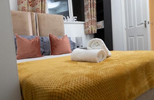 Newport Pagnell Apartment | Broughton Haven 5 Beds House Free WiFi, Free parking, NETFLIX