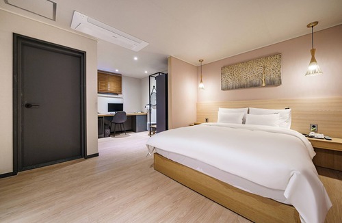 Sacheon Hotel | Browndot Samcheonpo