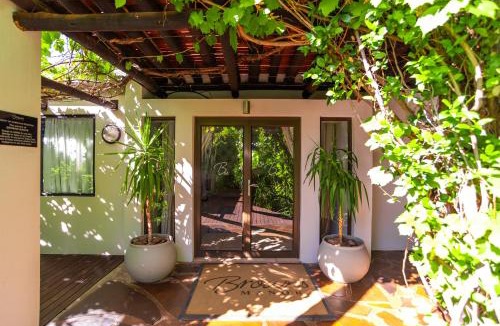 Upington House | Browns Manor