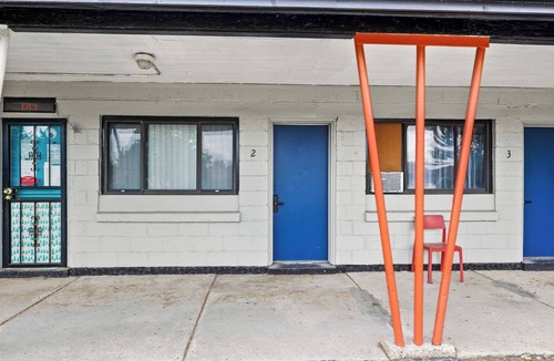 Riverview Apartment | Brownstown MI 1BR Apt w/Sofa Bed and Bathtub